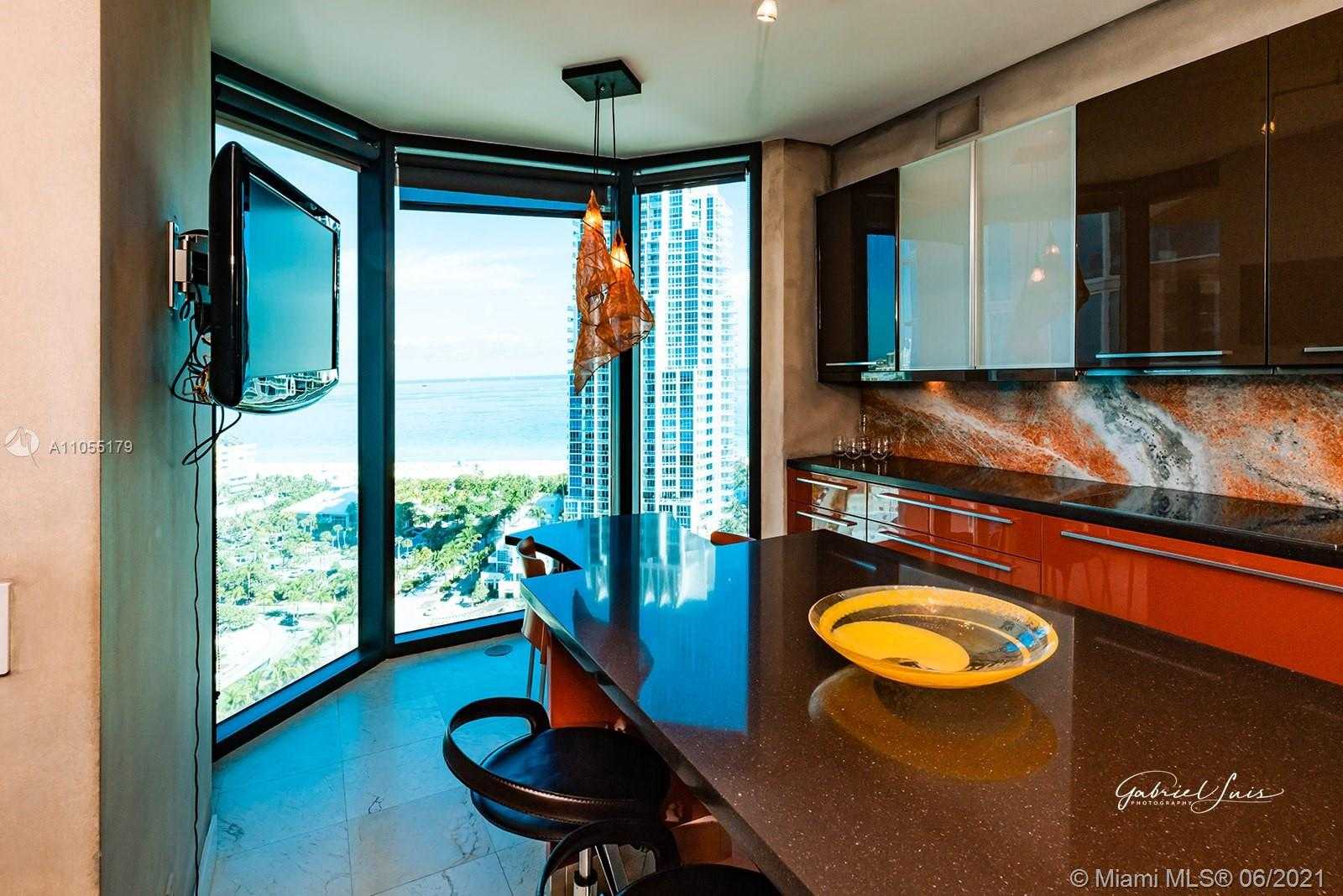 Small Image of 300 SOUTH POINTE DR #2102, Miami Beach Number 6