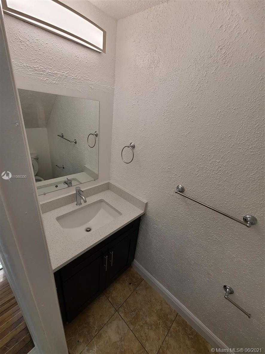 Small Image of 4020 DEL RIO WAY #4020, Sunrise Number 6