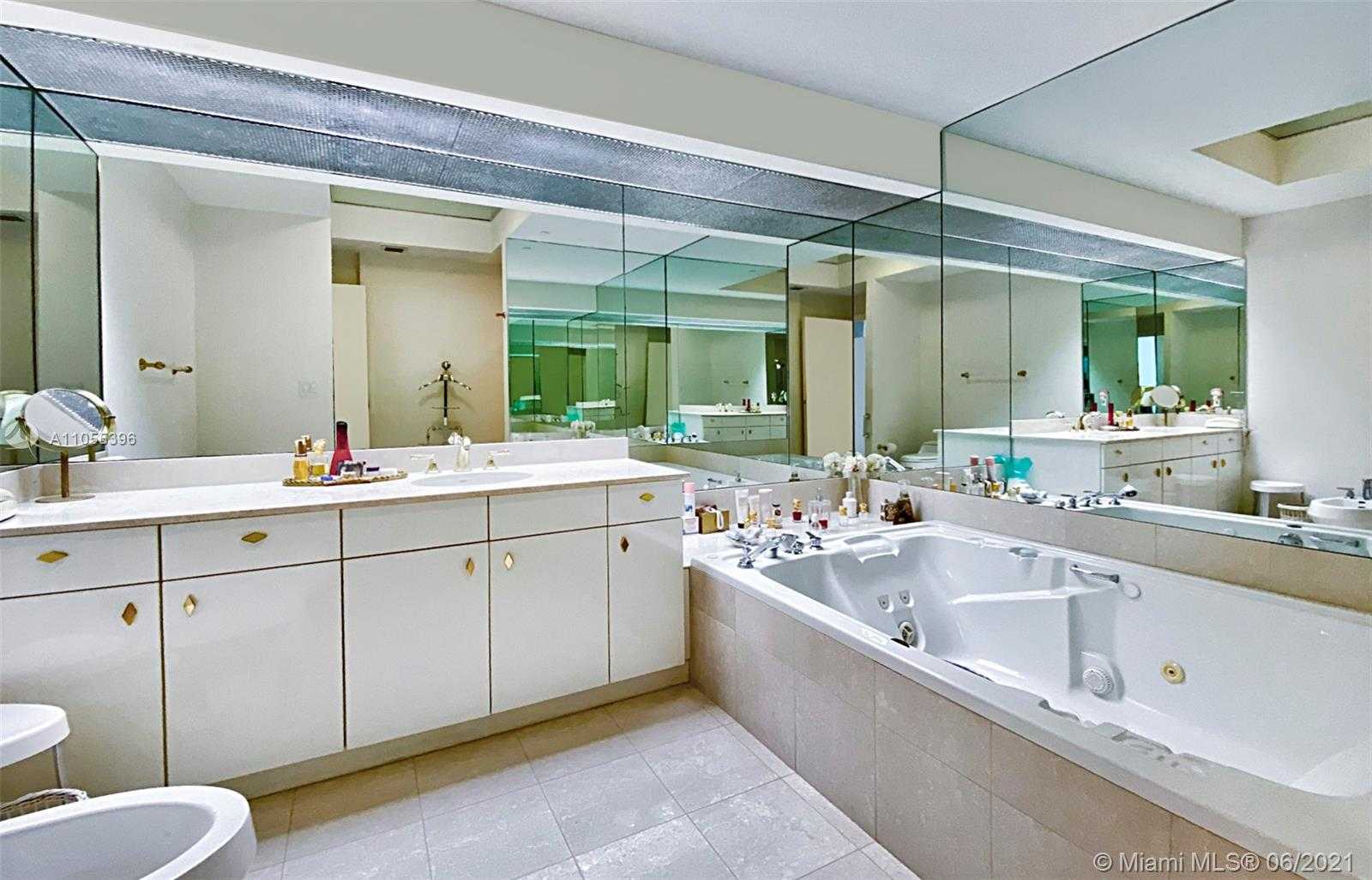 Small Image of 10101 COLLINS AVE #12A, Bal Harbour Number 22