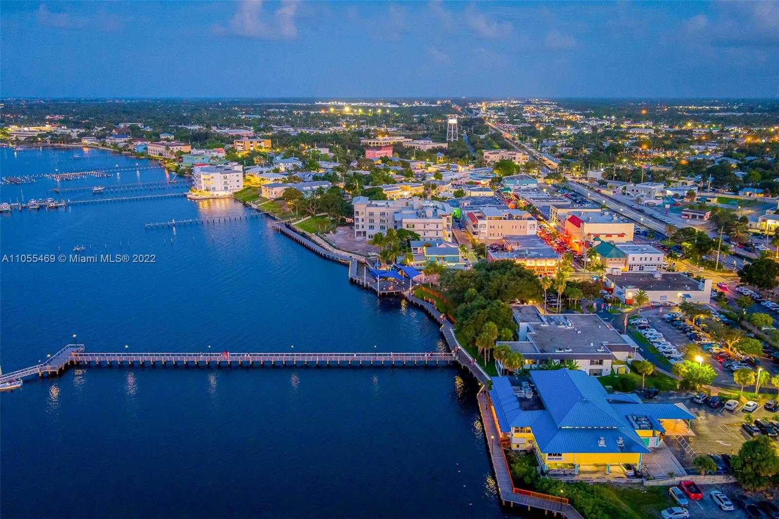 Small Image of 41 SOUTH WEST SEMINOLE #305, Stuart Number 15