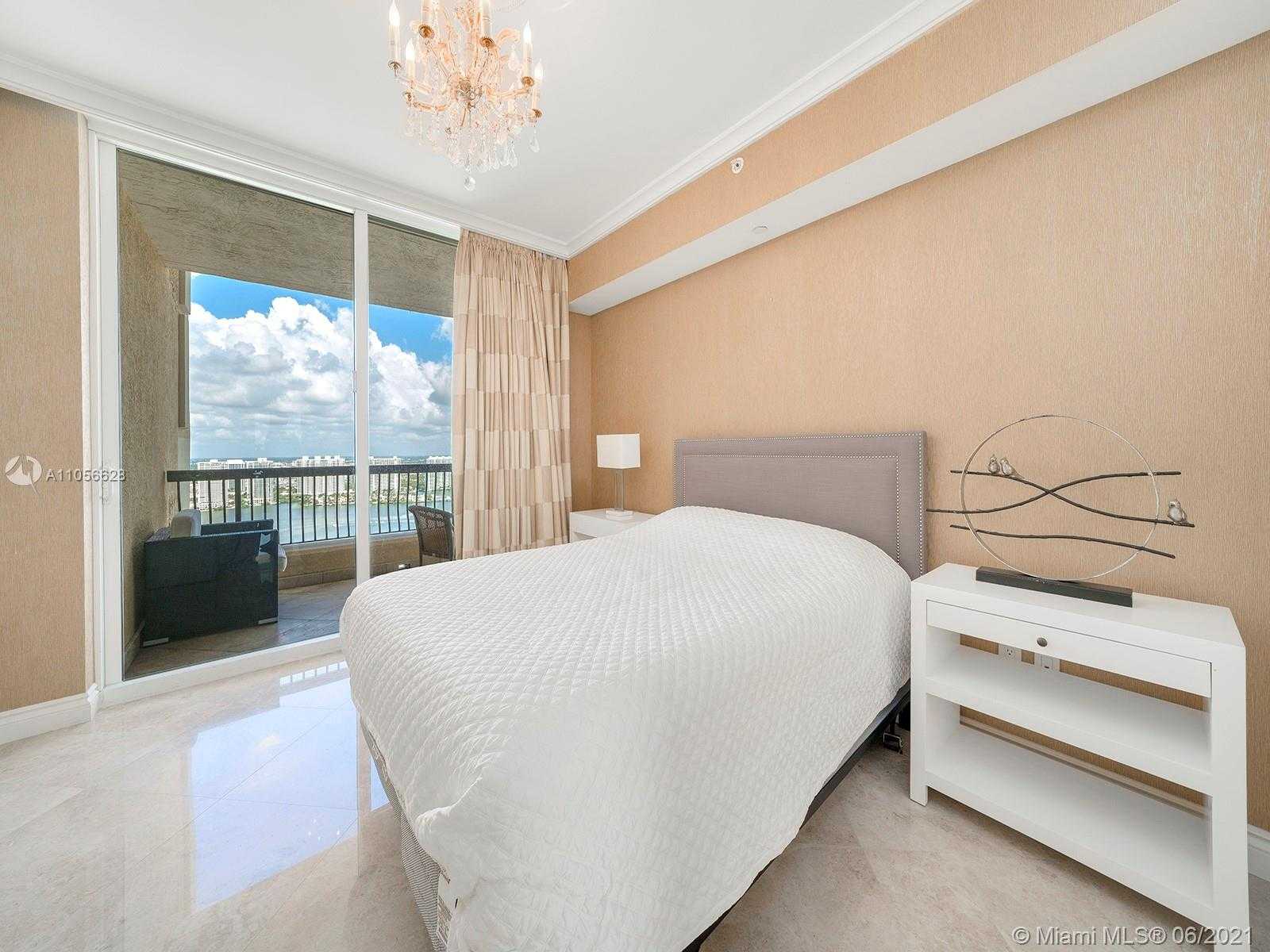Small Image of 17875 Collins Ave, Sunny Isles Beach, FL 33160, USA Number 17