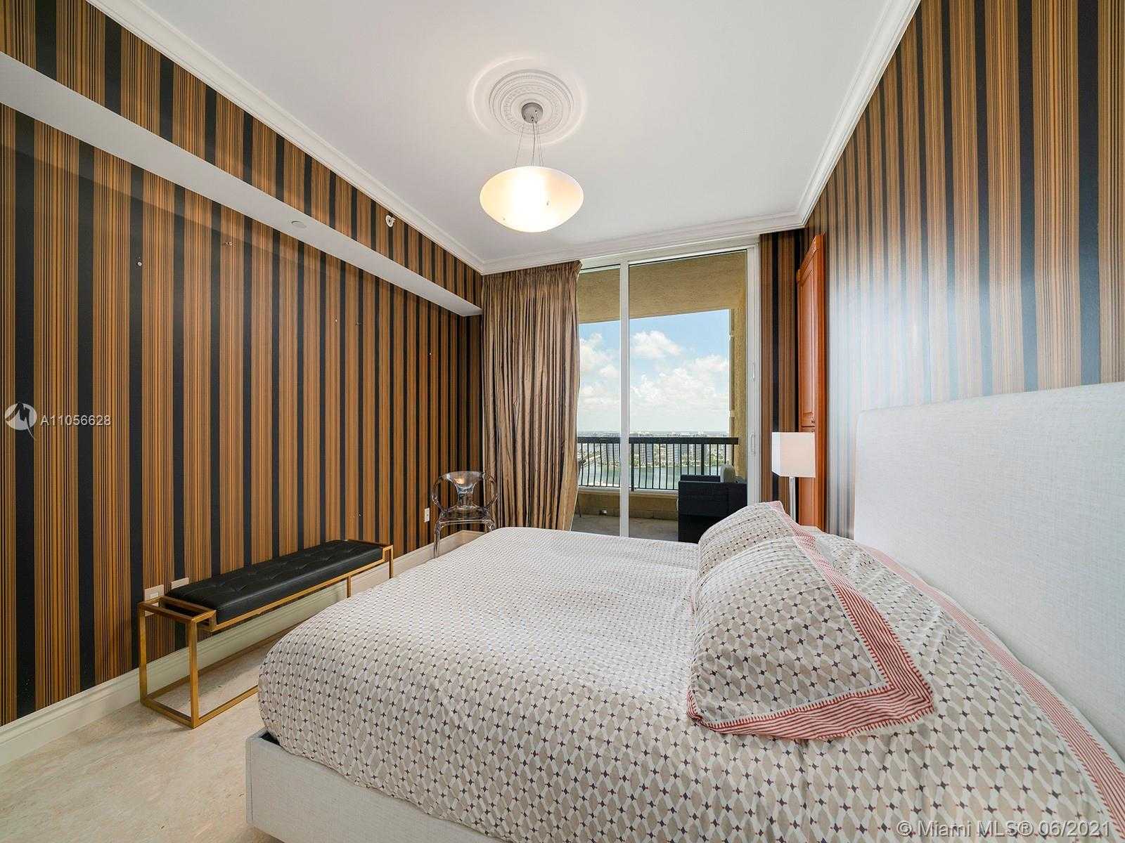 Small Image of 17875 Collins Ave, Sunny Isles Beach, FL 33160, USA Number 19