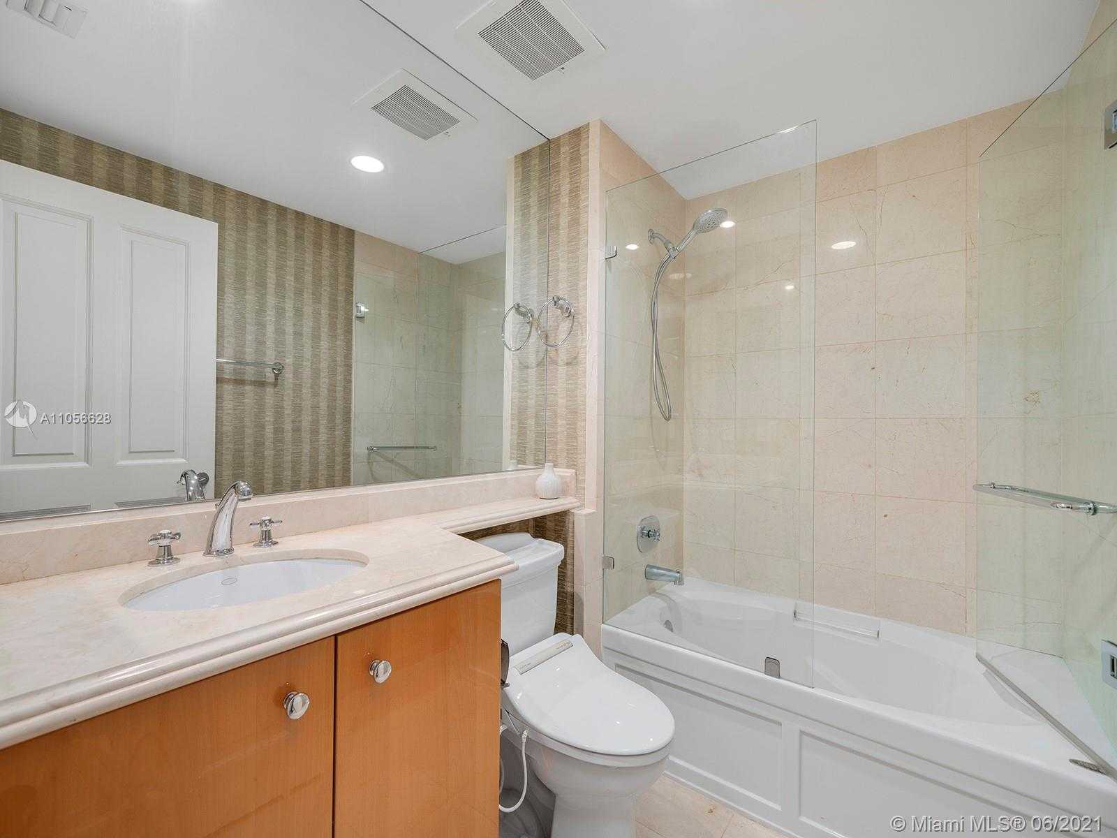 Small Image of 17875 Collins Ave, Sunny Isles Beach, FL 33160, USA Number 20