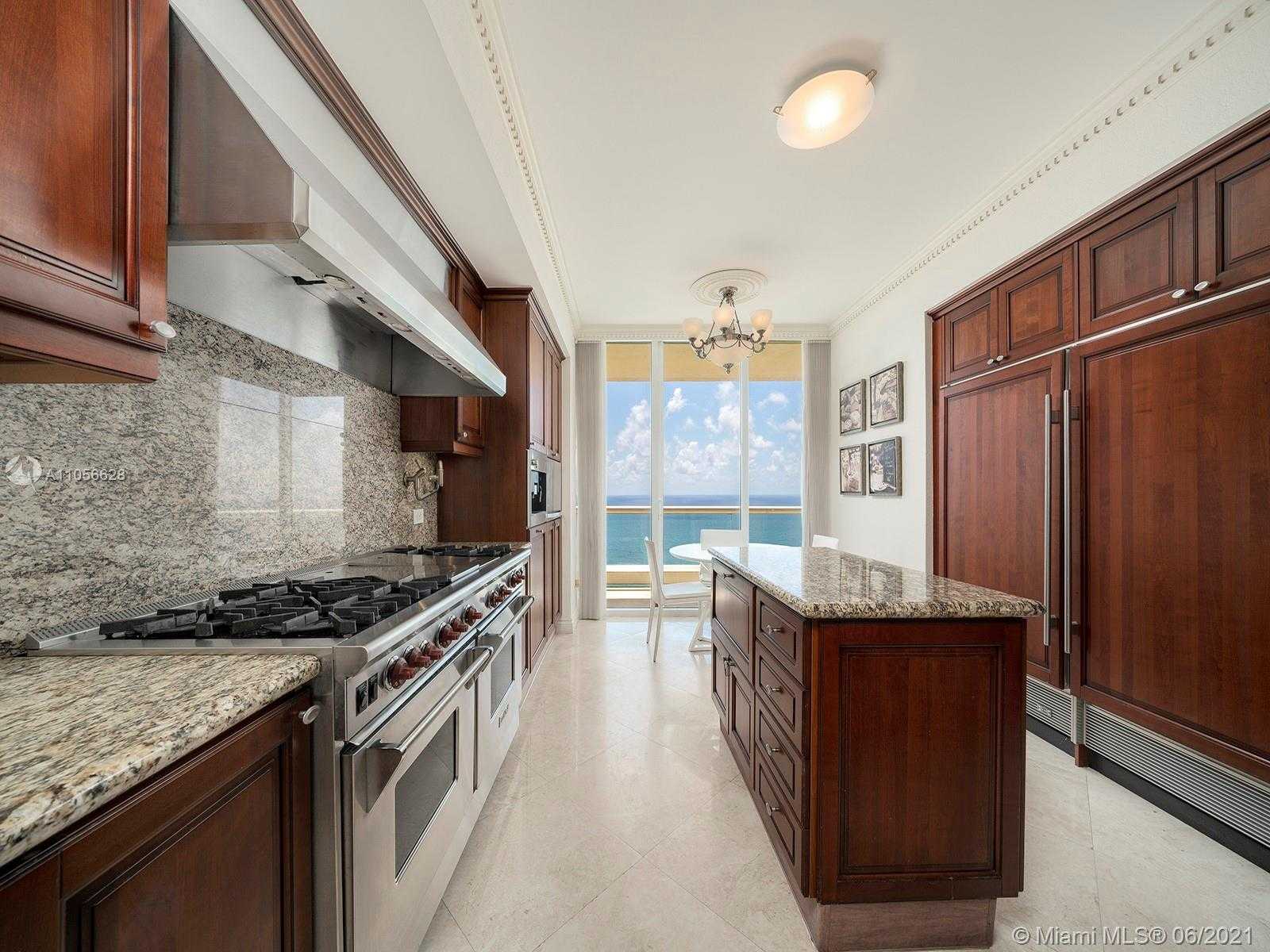 Small Image of 17875 Collins Ave, Sunny Isles Beach, FL 33160, USA Number 3