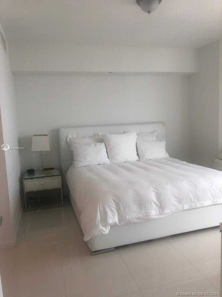 Small Image of 495 BRICKELL AVE #5305, Miami Number 4
