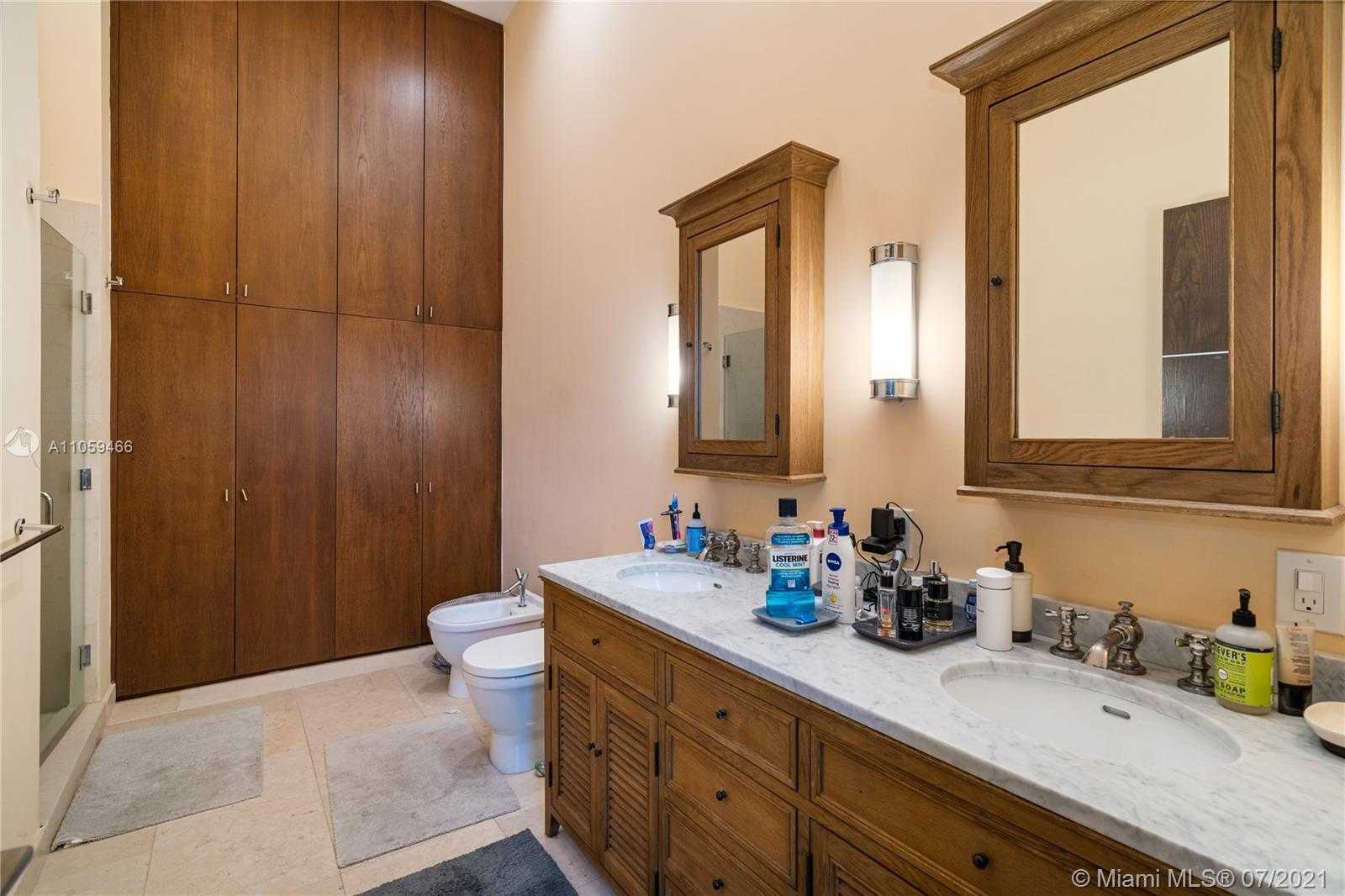 Small Image of 495 BRICKELL AVE #1502, Miami Number 10
