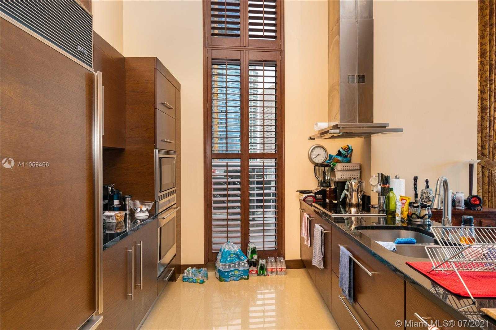 Small Image of 495 BRICKELL AVE #1502, Miami Number 12