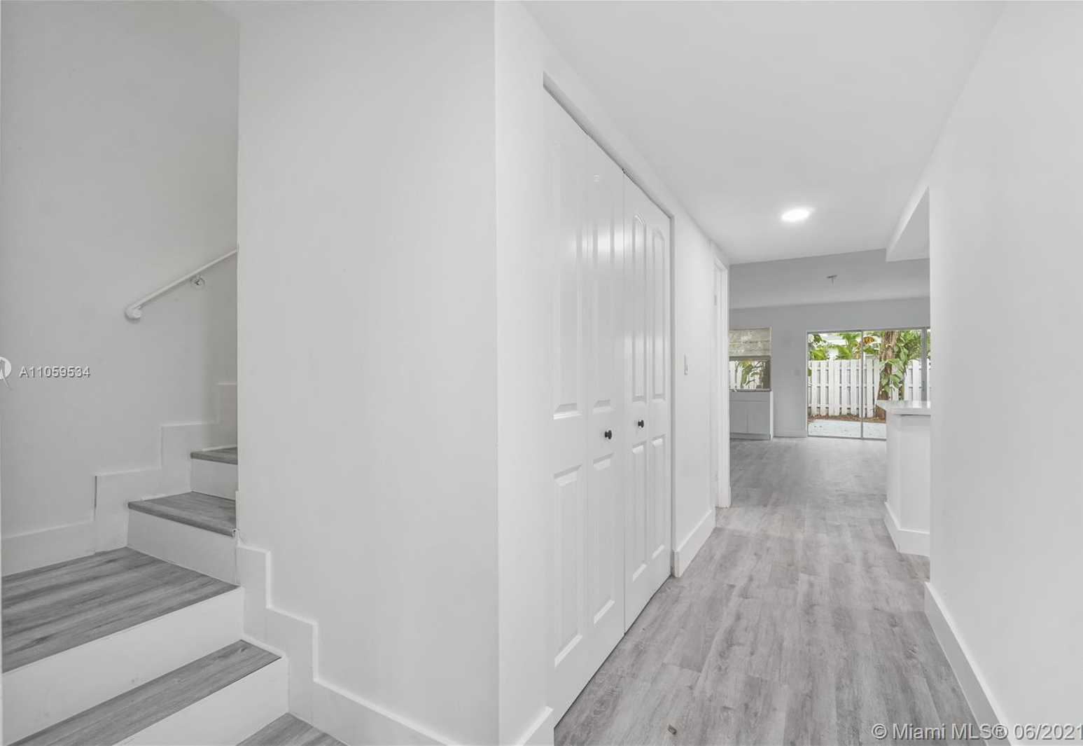 Small Image of 7114 NORTH WEST 169TH ST #7114, Hialeah Number 12