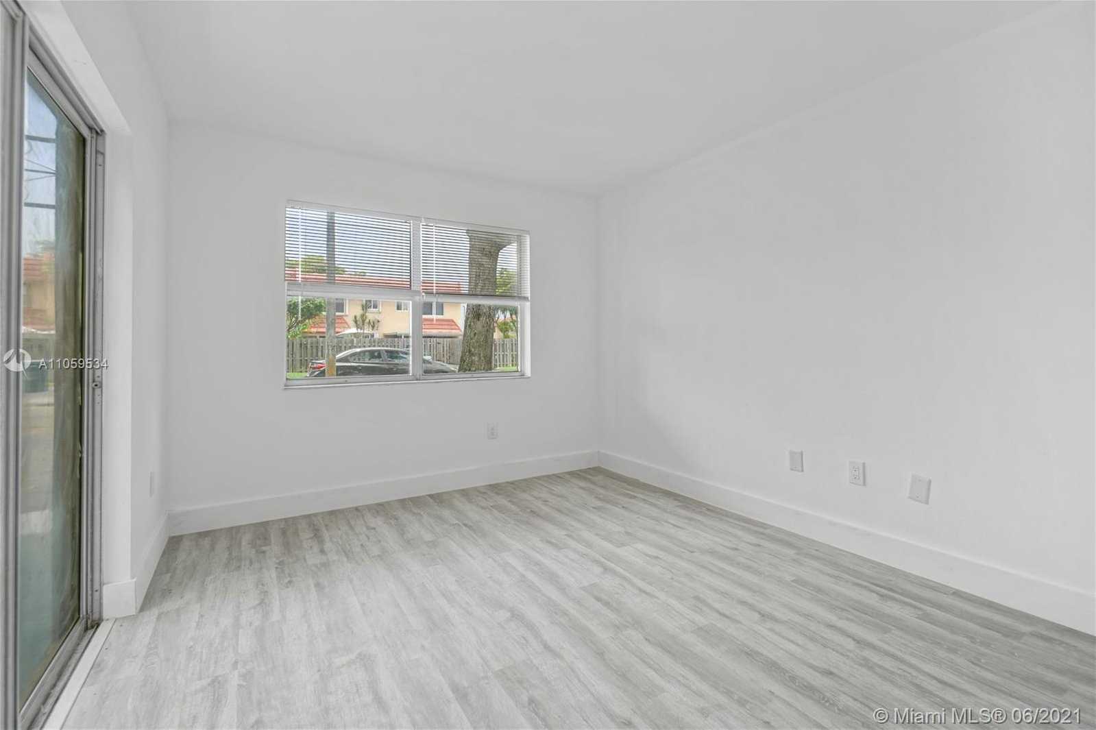 Small Image of 7114 NORTH WEST 169TH ST #7114, Hialeah Number 3