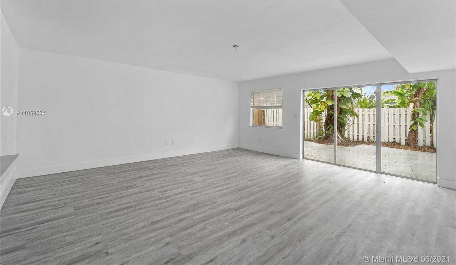 Small Image of 7114 NORTH WEST 169TH ST #7114, Hialeah Number 9