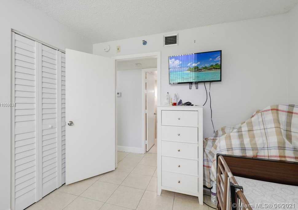 Small Image of 501 SOUTH WEST 1ST ST #209, Miami Number 37