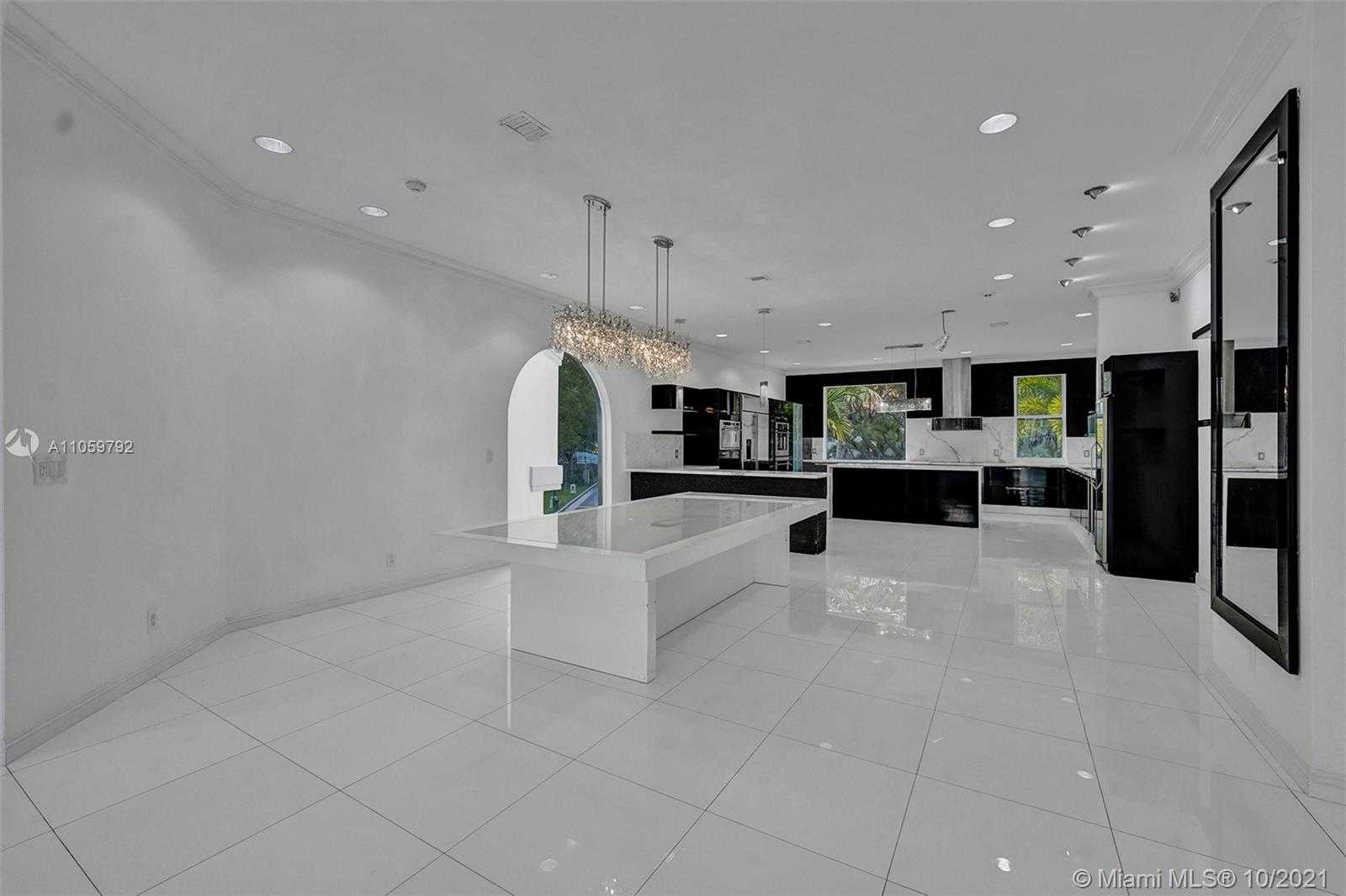 Small Image of 19555 NORTH EAST 37TH AVE, Aventura Number 9