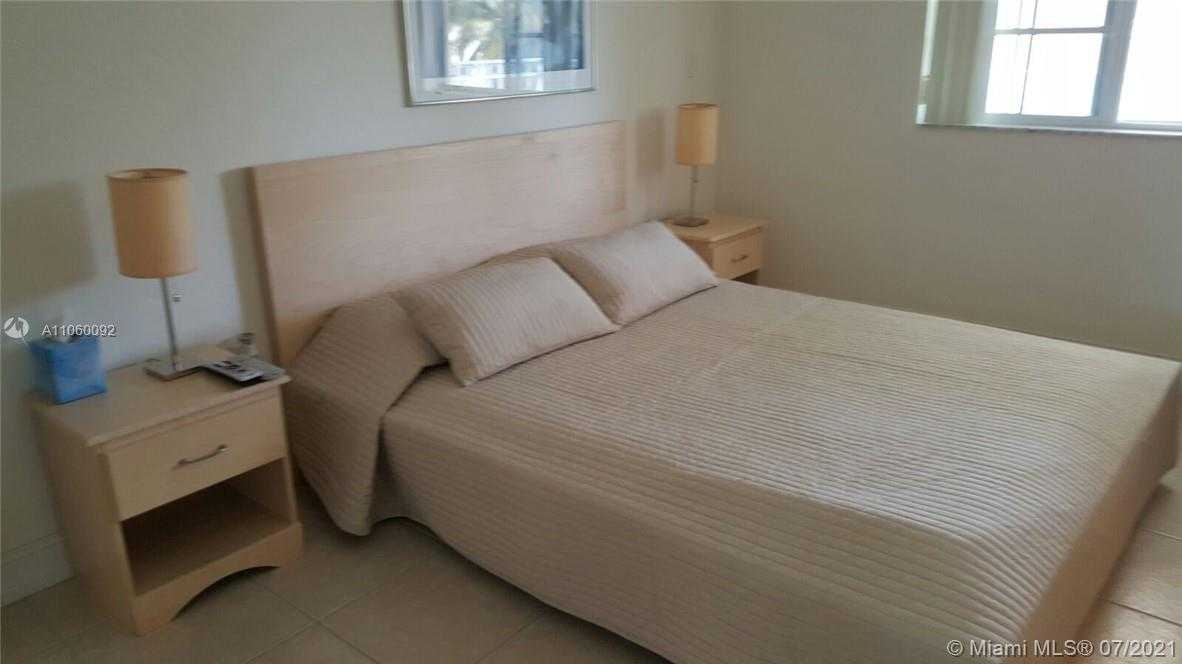 Small Image of 290 SUNRISE DR #307, Key Biscayne Number 3