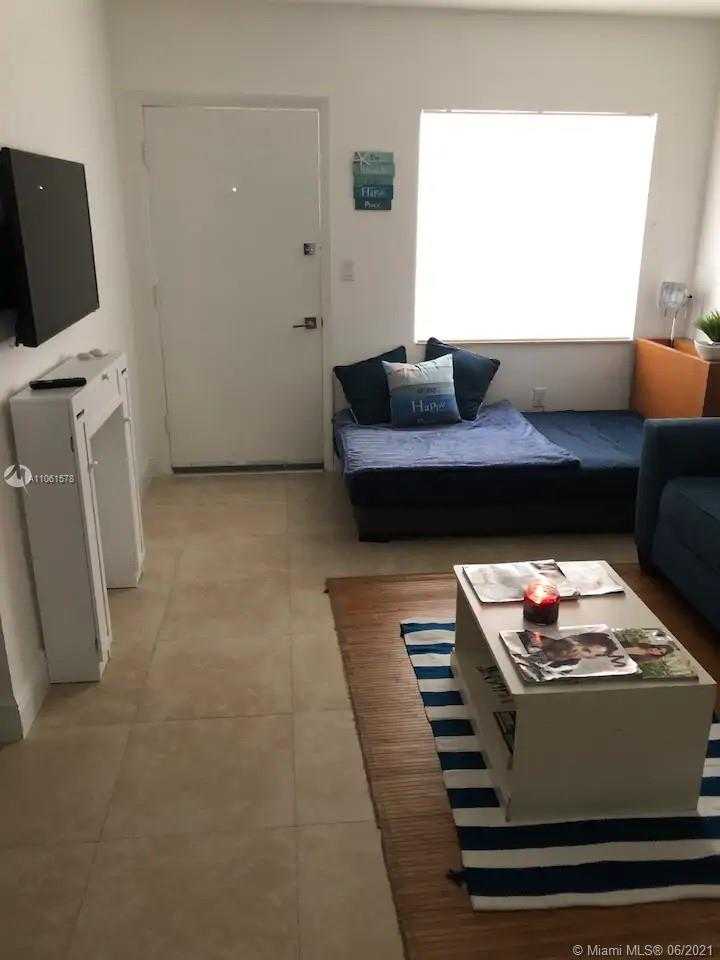 Small Image of 100 SUNRISE DR #25, Key Biscayne Number 10