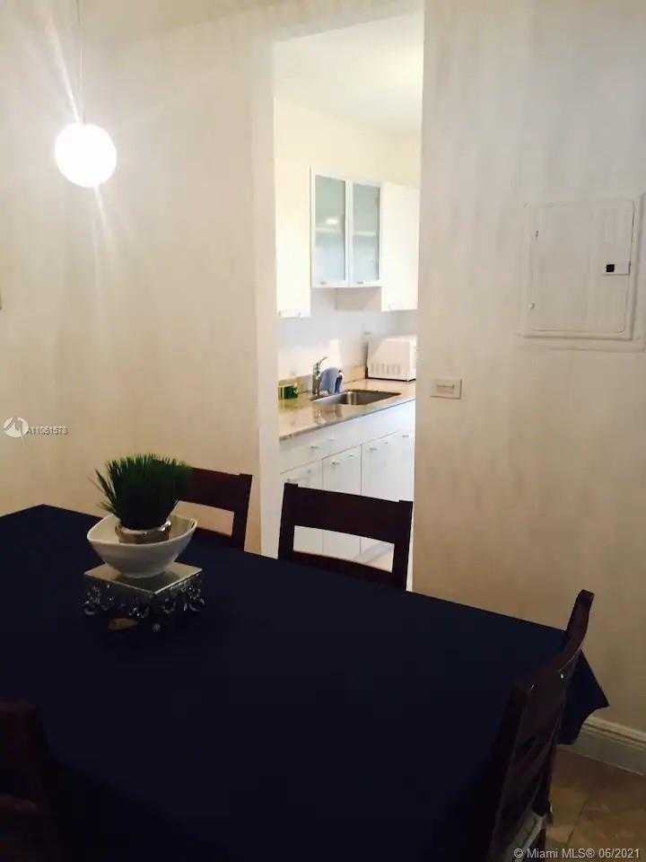 Small Image of 100 SUNRISE DR #25, Key Biscayne Number 15