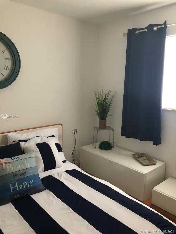 Small Image of 100 SUNRISE DR #25, Key Biscayne Number 3
