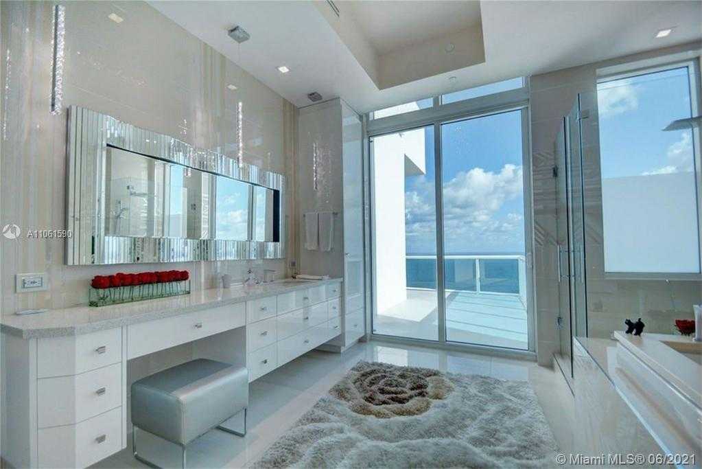 Small Image of 2711 SOUTH OCEAN DR #PH2, Hollywood Number 31