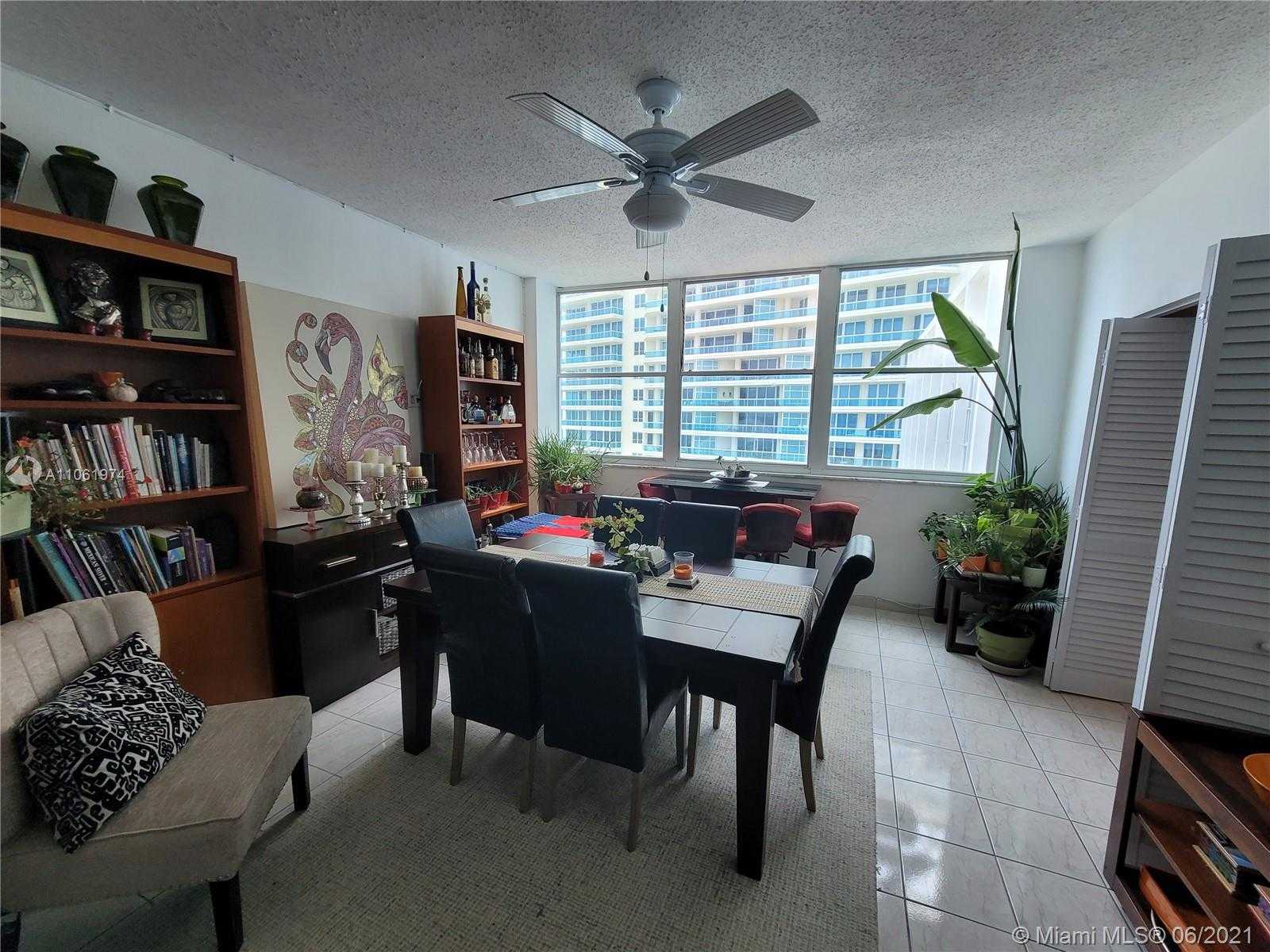 Small Image of 5055 COLLINS AVE #14F, Miami Beach Number 2