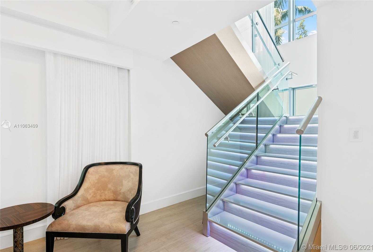 Small Image of 125 OCEAN DR #U-0201, Miami Beach Number 16