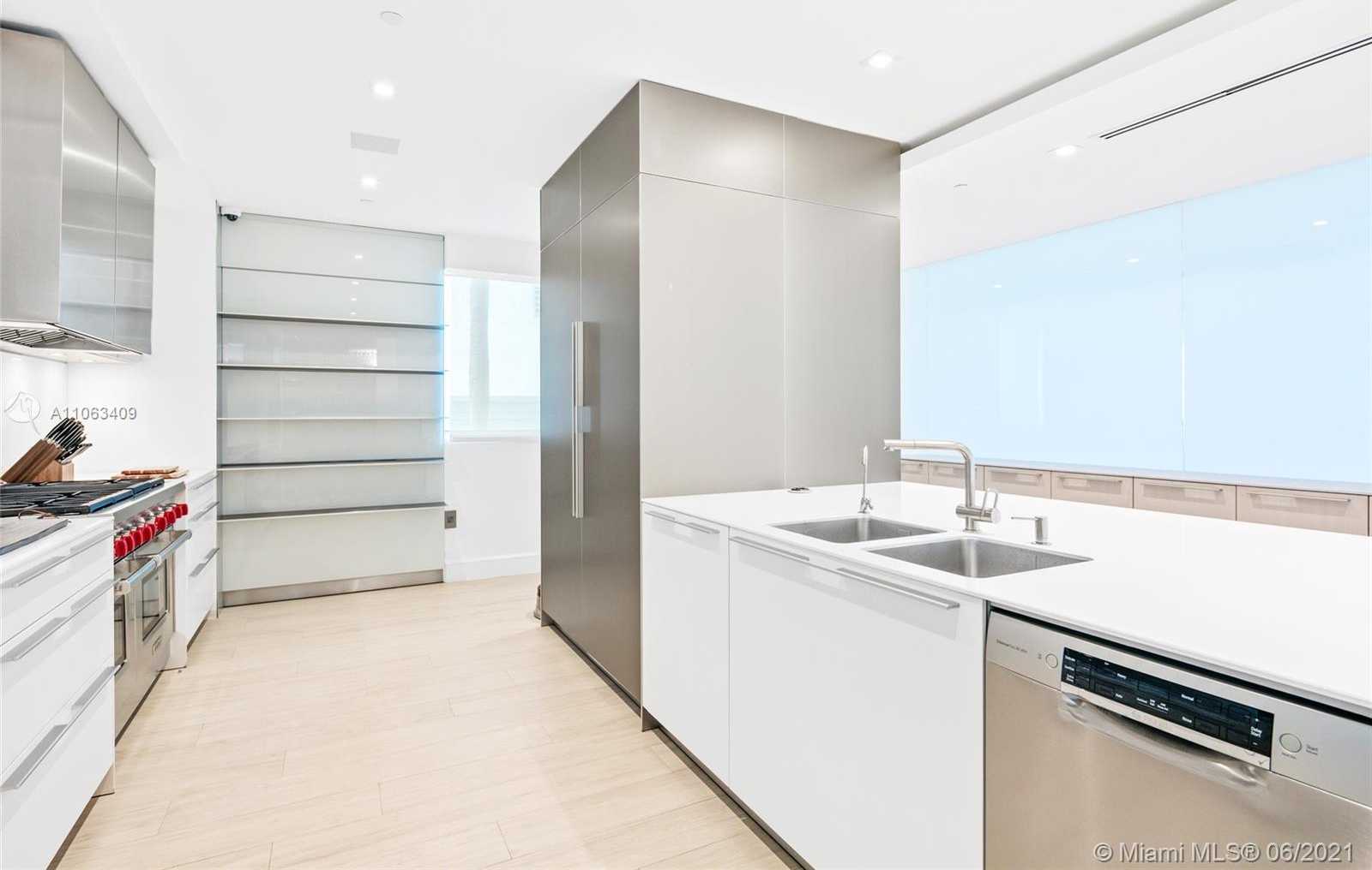 Small Image of 125 OCEAN DR #U-0201, Miami Beach Number 31