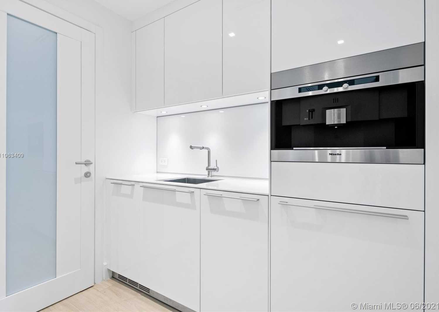 Small Image of 125 OCEAN DR #U-0201, Miami Beach Number 34