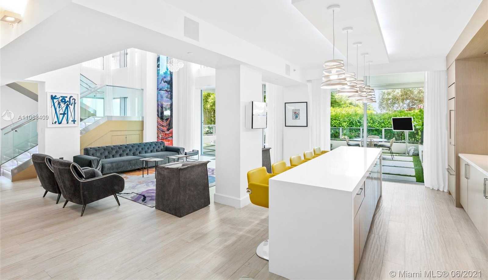 Small Image of 125 OCEAN DR #U-0201, Miami Beach Number 5