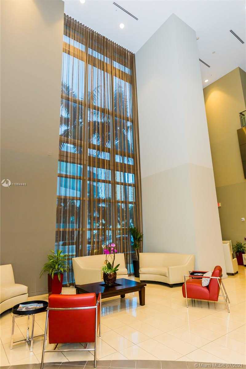 Small Image of 300 SOUTH BISCAYNE BLVD #L-402, Miami Number 10