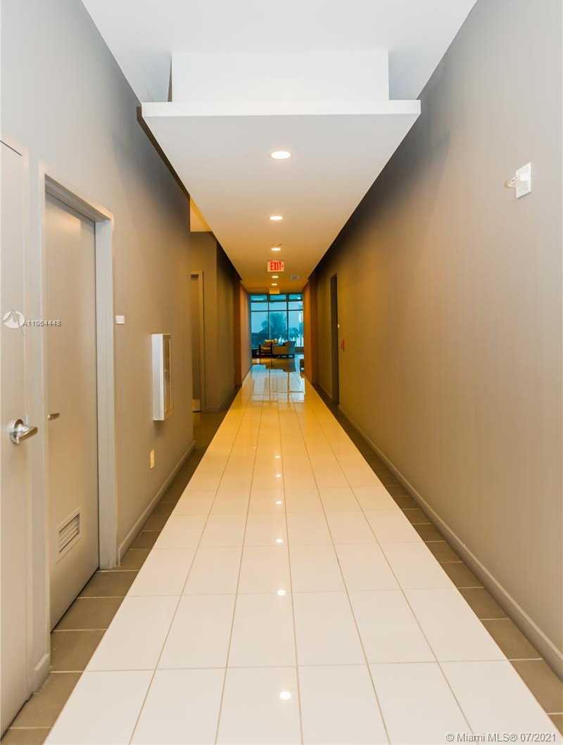 Small Image of 300 SOUTH BISCAYNE BLVD #L-402, Miami Number 11