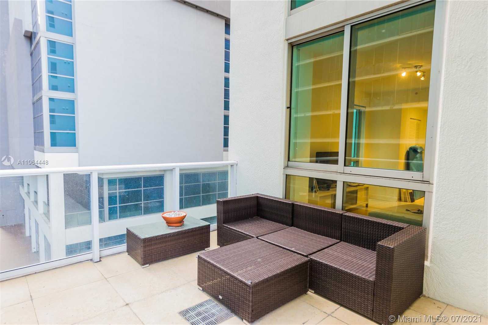 Small Image of 300 SOUTH BISCAYNE BLVD #L-402, Miami Number 12
