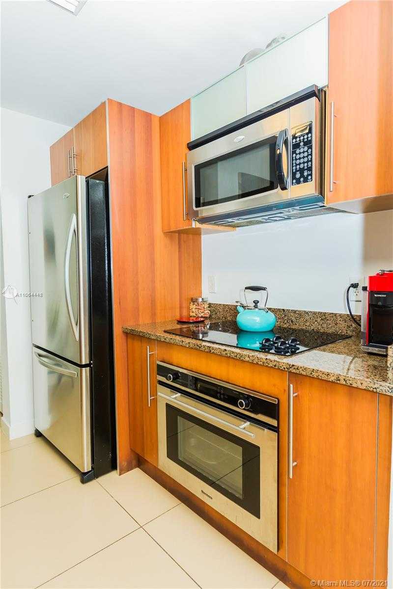 Small Image of 300 SOUTH BISCAYNE BLVD #L-402, Miami Number 16