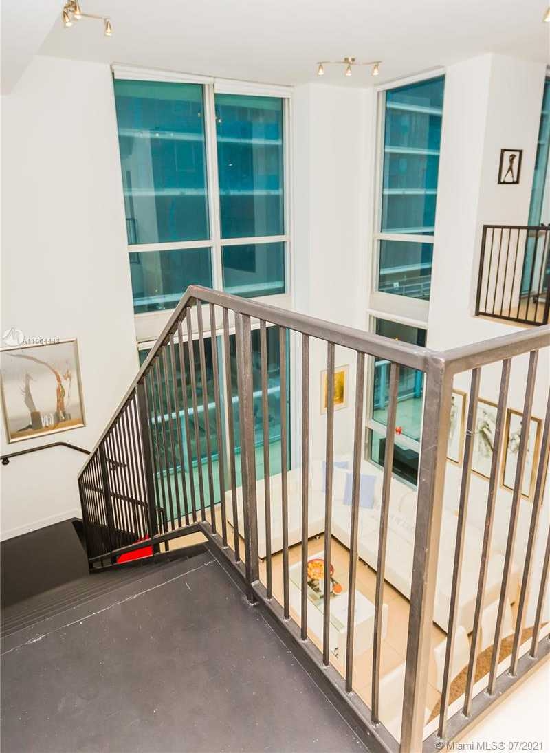 Small Image of 300 SOUTH BISCAYNE BLVD #L-402, Miami Number 17
