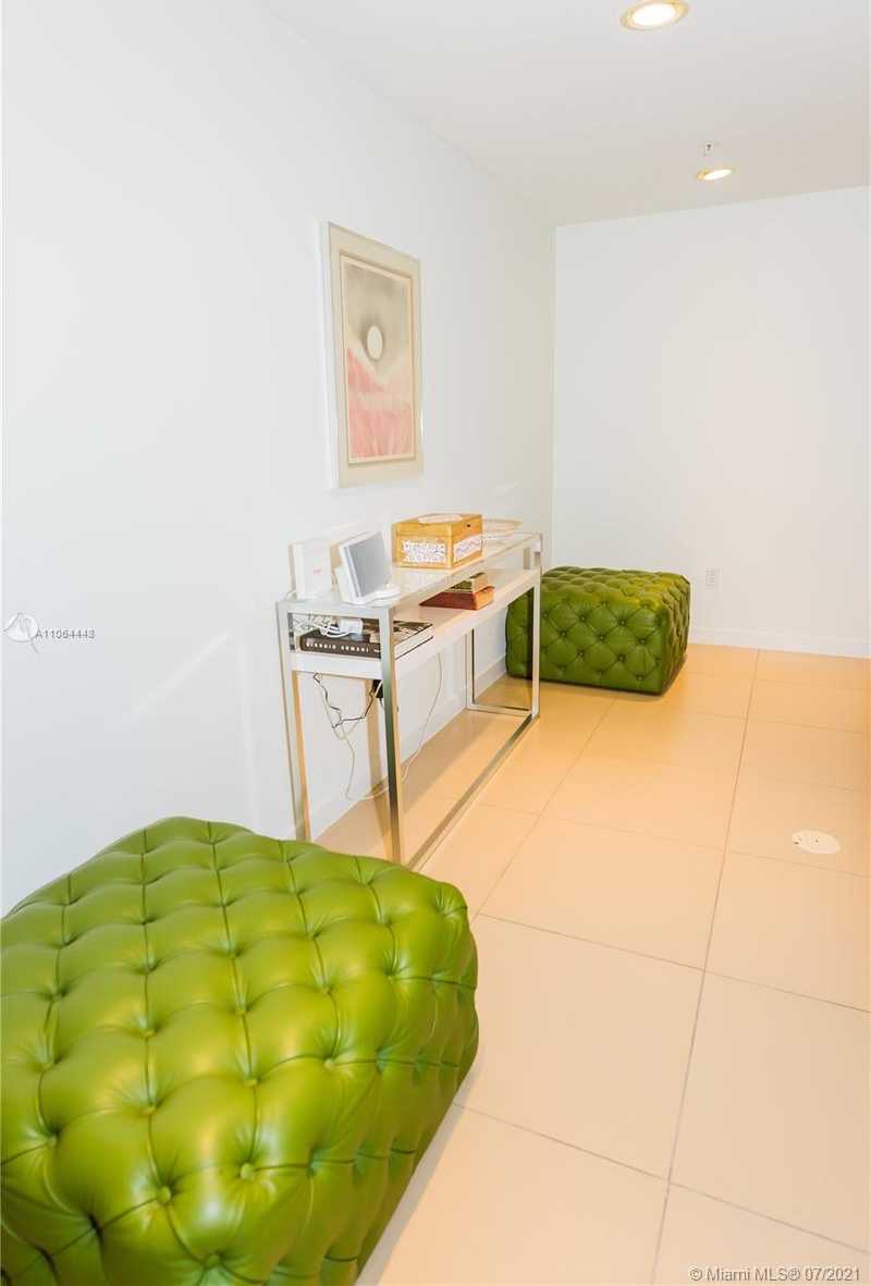 Small Image of 300 SOUTH BISCAYNE BLVD #L-402, Miami Number 26