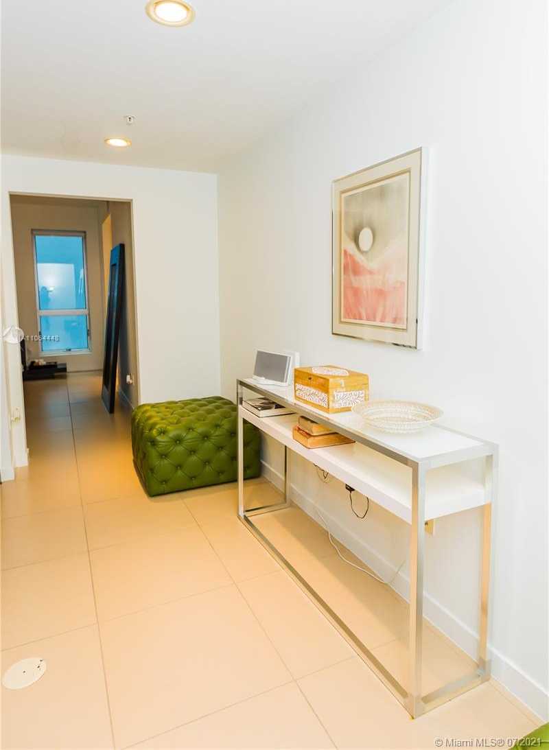 Small Image of 300 SOUTH BISCAYNE BLVD #L-402, Miami Number 27