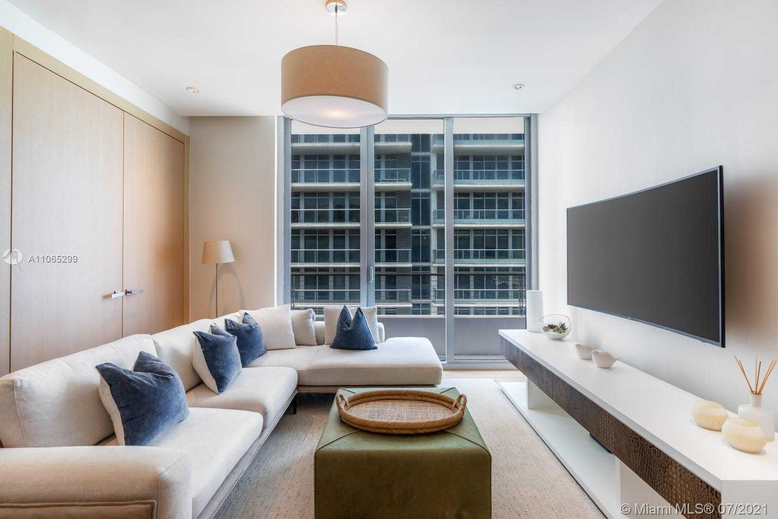 Small Image of 3651 COLLINS AVE #PH, Miami Beach Number 11