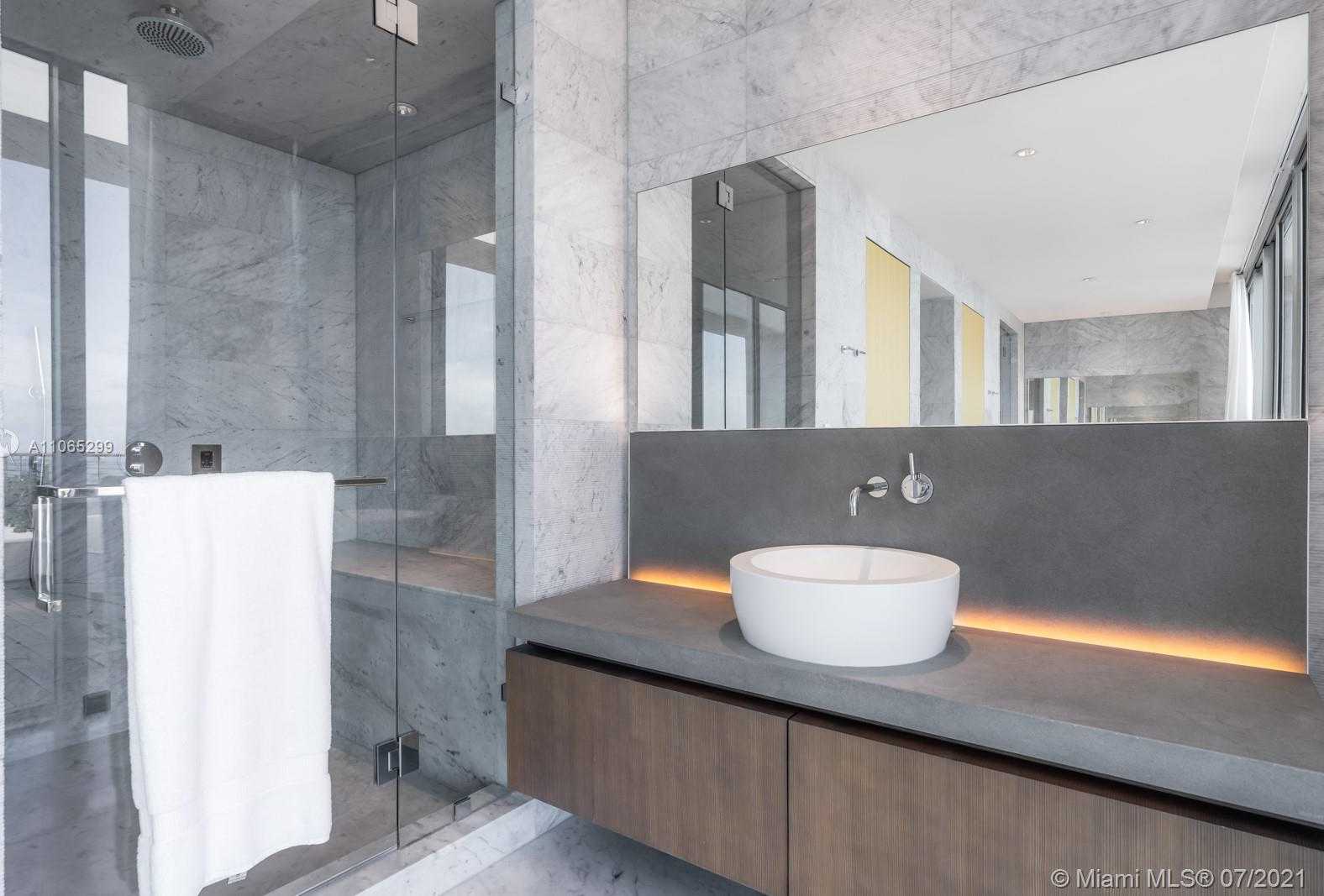 Small Image of 3651 COLLINS AVE #PH, Miami Beach Number 39