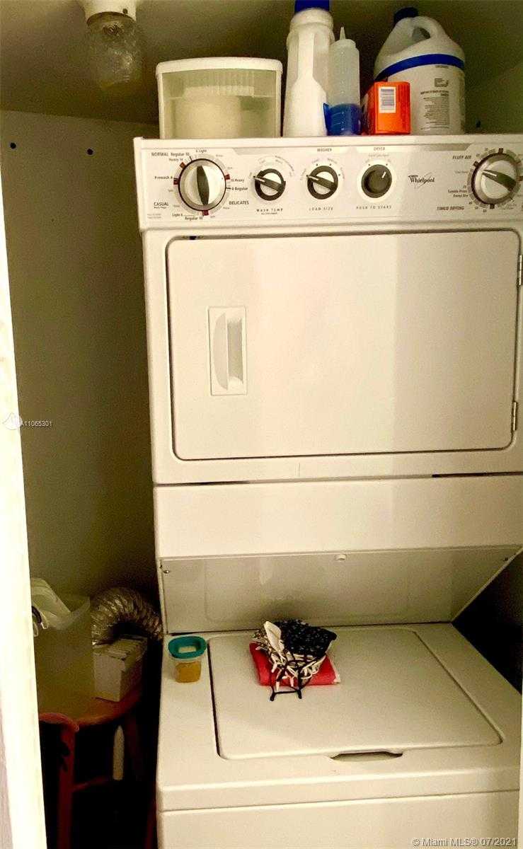 Small Image of 2829 INDIAN CREEK DR #904, Miami Beach Number 13
