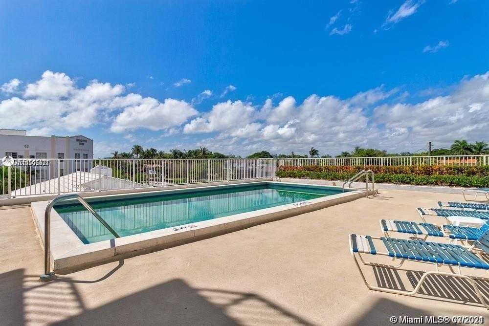 Small Image of 2829 INDIAN CREEK DR #904, Miami Beach Number 15