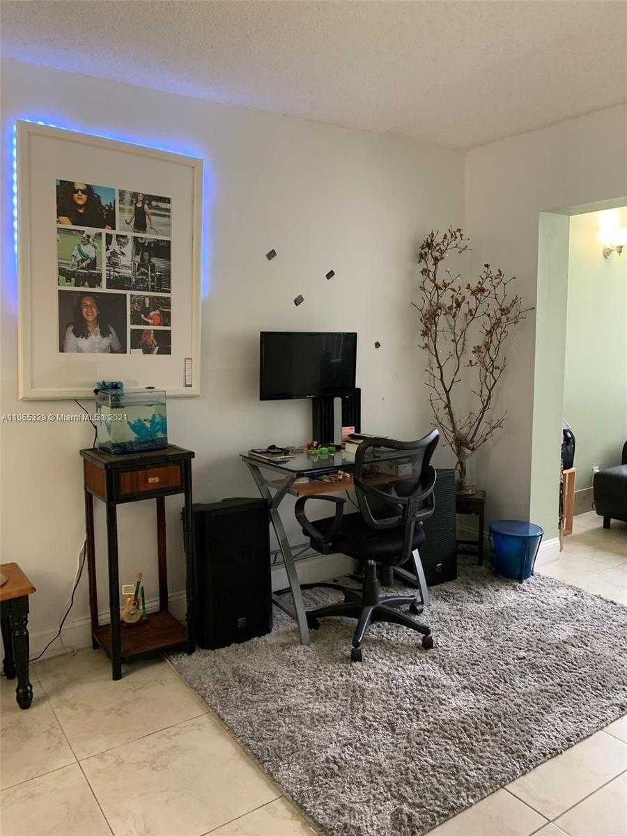 Small Image of 3200 HOLIDAY SPRINGS BLVD #3-104, Margate Number 3