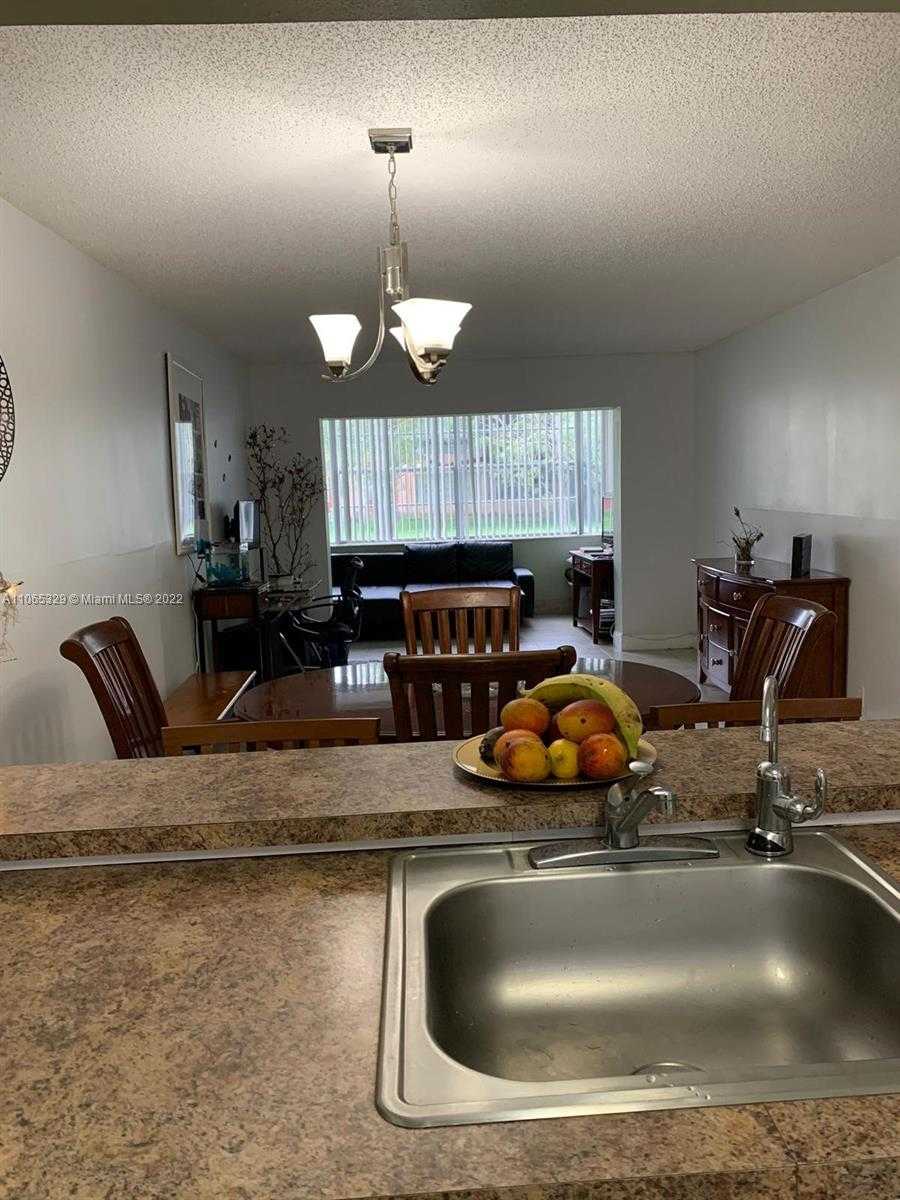 Small Image of 3200 HOLIDAY SPRINGS BLVD #3-104, Margate Number 7