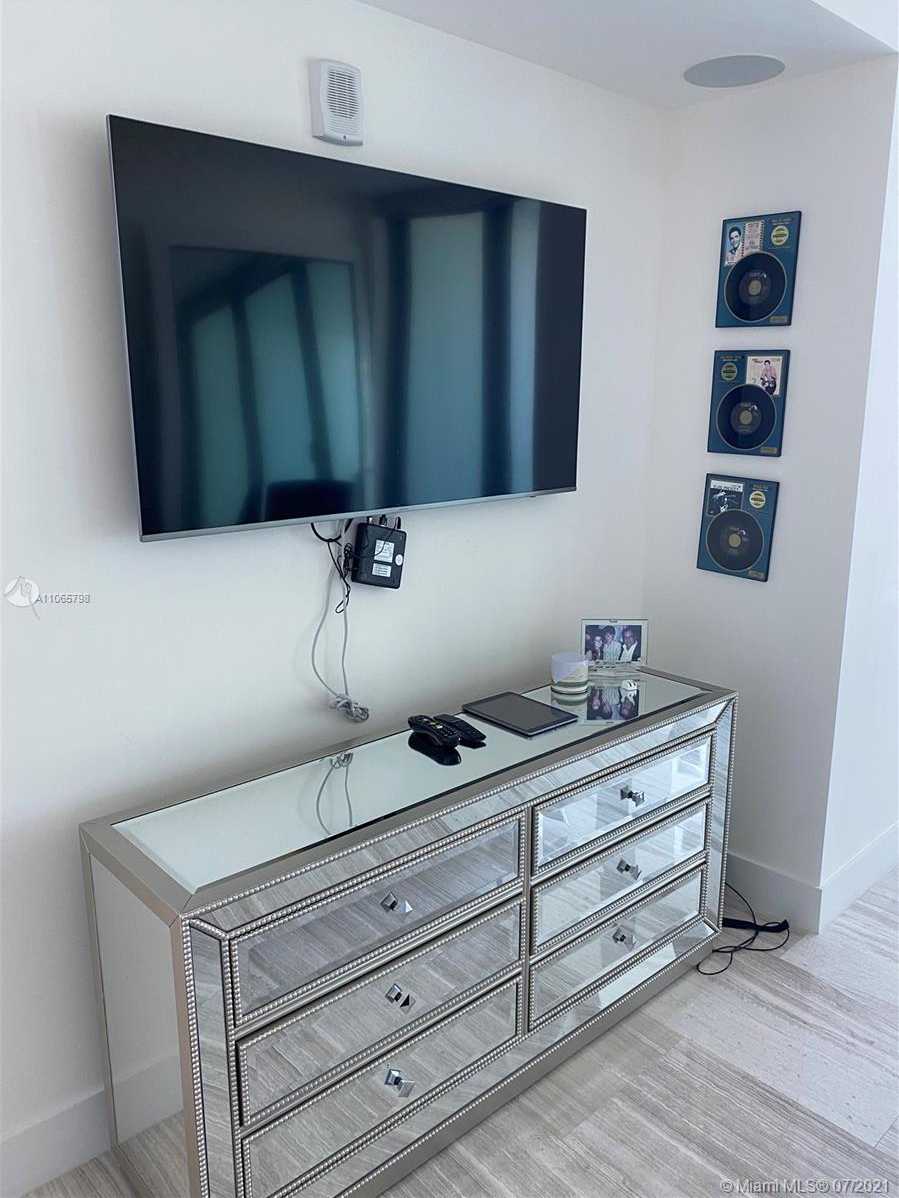 Small Image of 1451 BRICKELL AVE #1201, Miami Number 45
