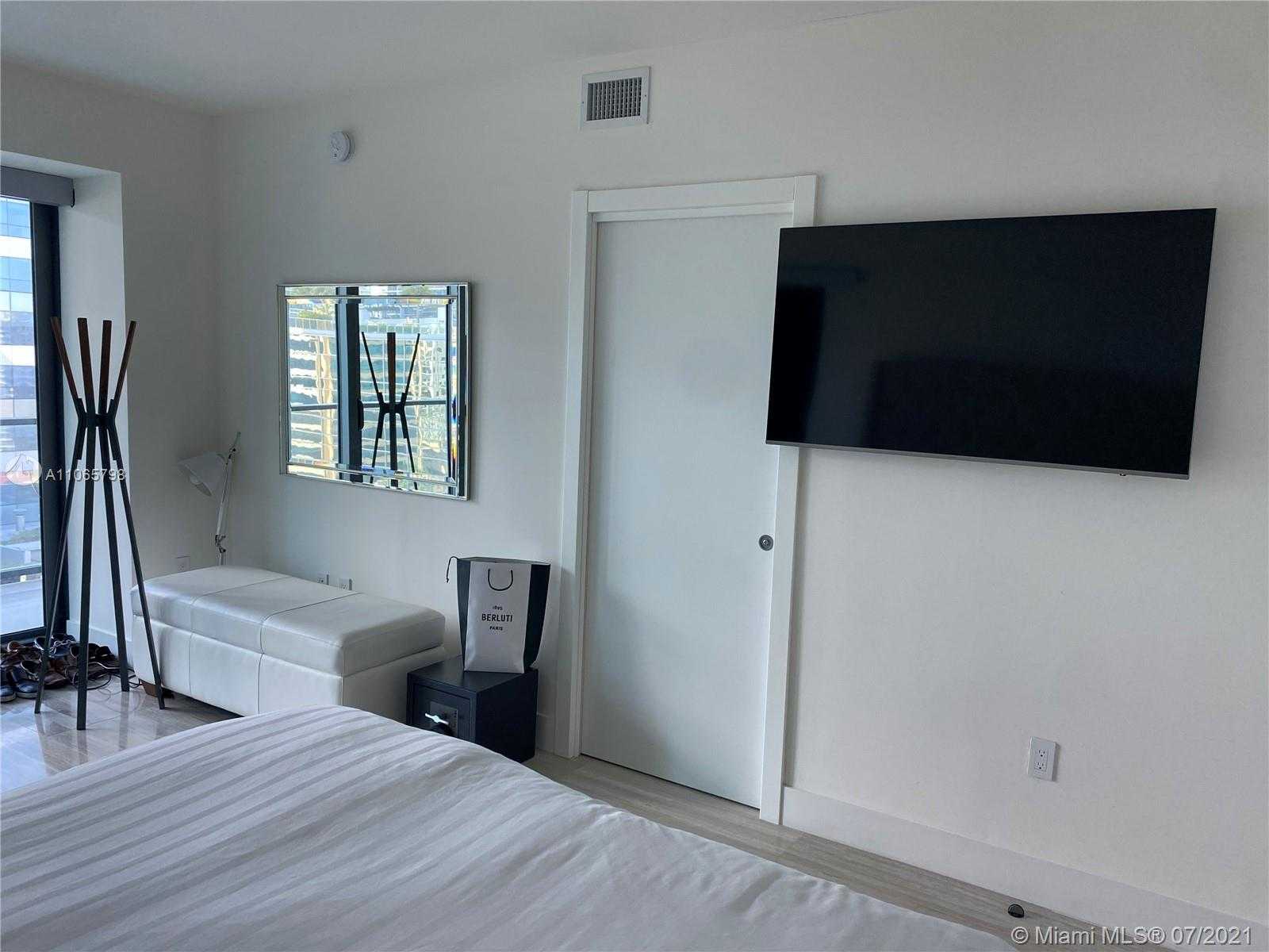 Small Image of 1451 BRICKELL AVE #1201, Miami Number 57