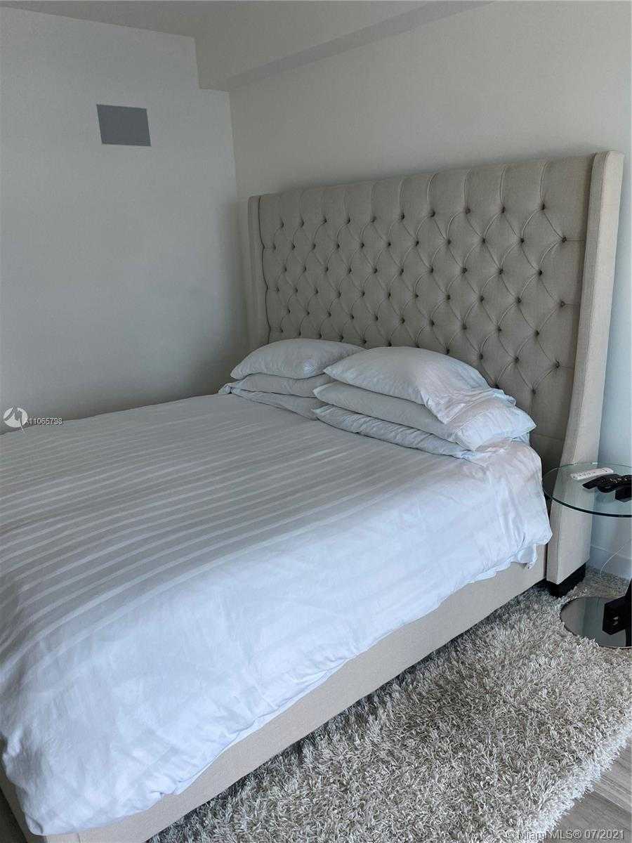 Small Image of 1451 BRICKELL AVE #1201, Miami Number 58