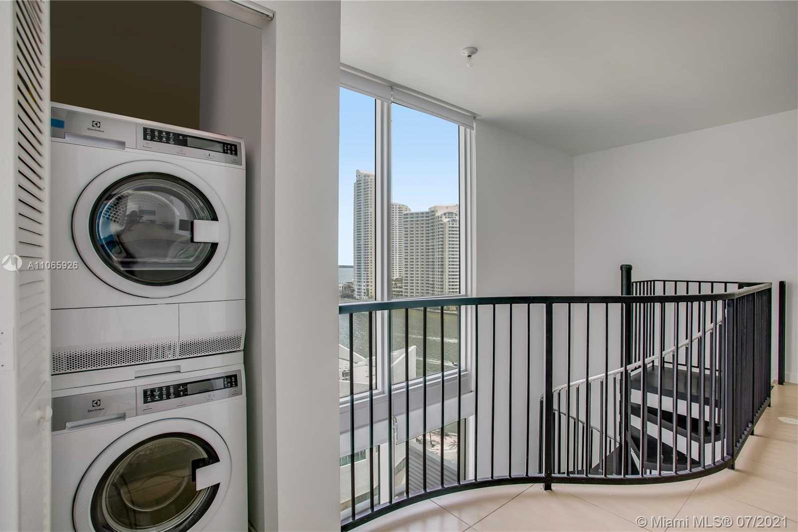 Small Image of 300 SOUTH BISCAYNE BLVD #L-1232, Miami Number 13