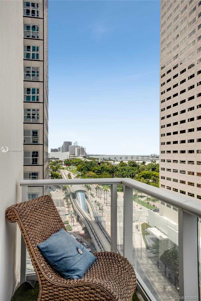 Small Image of 300 SOUTH BISCAYNE BLVD #L-1232, Miami Number 5