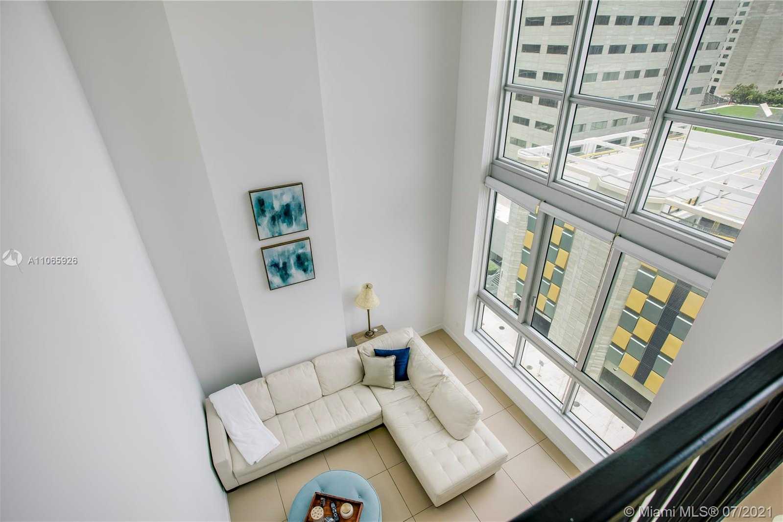 Small Image of 300 SOUTH BISCAYNE BLVD #L-1232, Miami Number 7