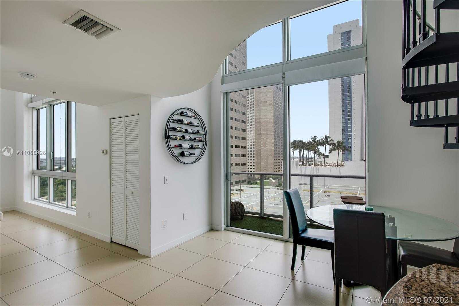Small Image of 300 SOUTH BISCAYNE BLVD #L-1232, Miami Number 8
