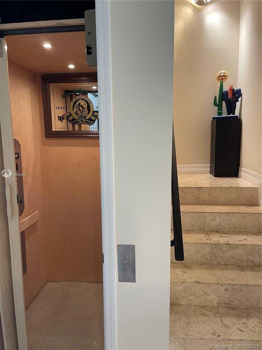 Small Image of 10209 WEST BAY HARBOR DR #1, Bay Harbor Islands Number 4