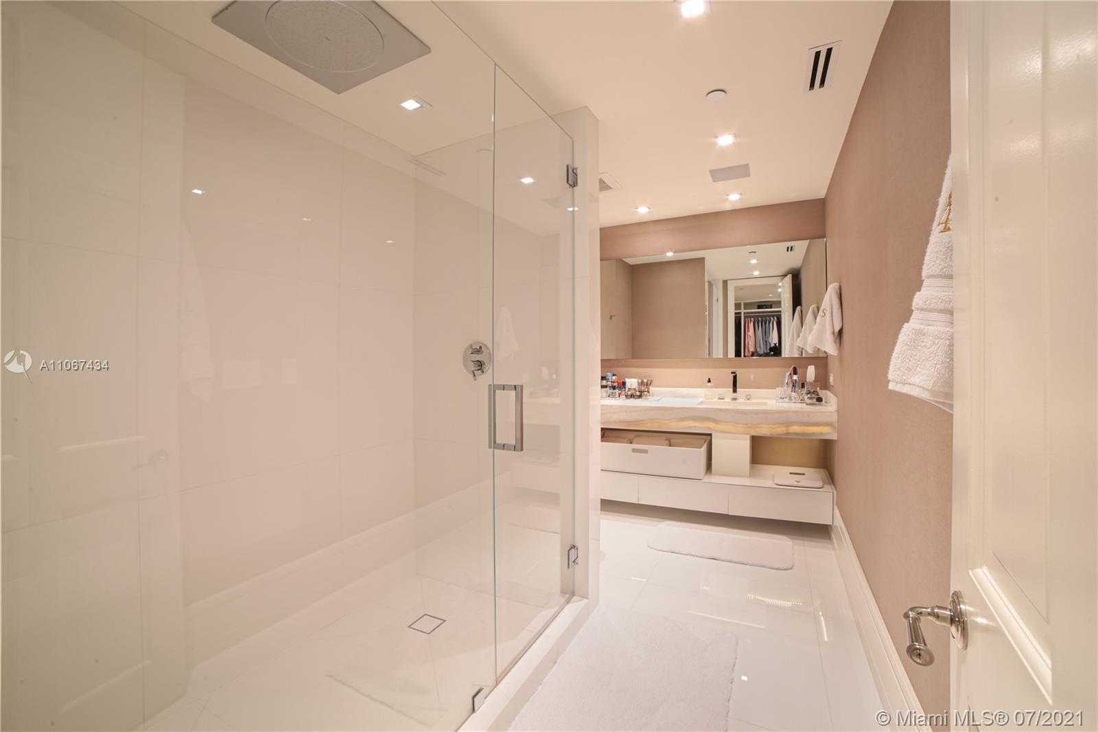 Small Image of 4832 FISHER ISLAND DR #4832, Miami Beach Number 15