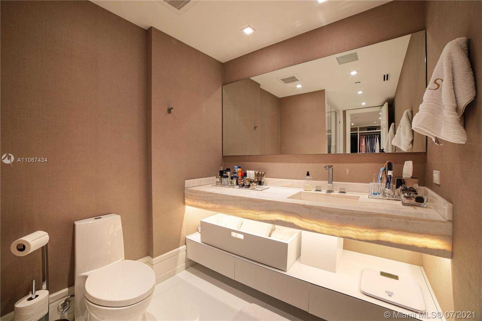 Small Image of 4832 FISHER ISLAND DR #4832, Miami Beach Number 16