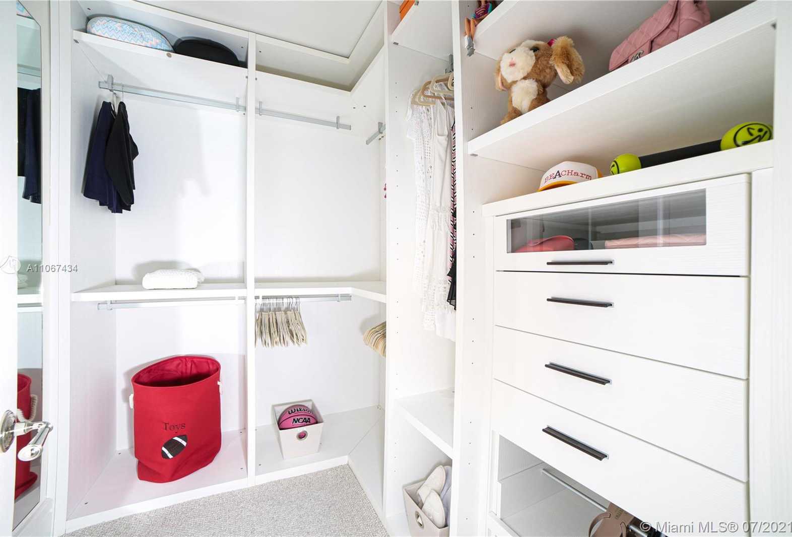 Small Image of 4832 FISHER ISLAND DR #4832, Miami Beach Number 26